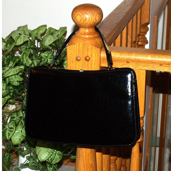 Vintage La Belle Montreal - Black Patent Leather Purse - Picture 5 of 16